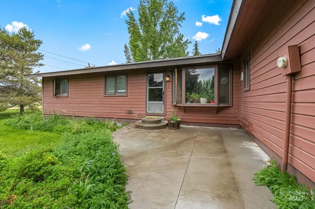 $460,000 | 4 North 100 West, Fairfield, ID 83327