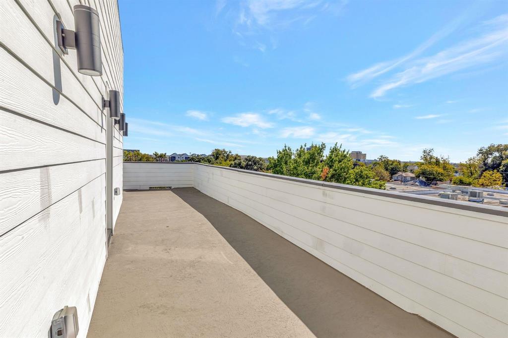 521 Melba Street, Unit 101 Dallas, TX 75208 - Photo 23 of 24 Rooftop Deck
