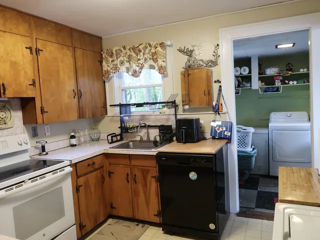 $240,000 | 4 Amherst Street, Augusta, ME 04330