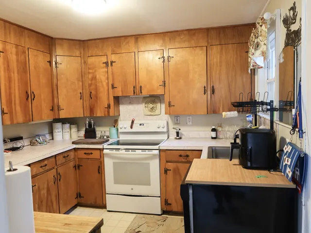 $240,000 | 4 Amherst Street, Augusta, ME 04330