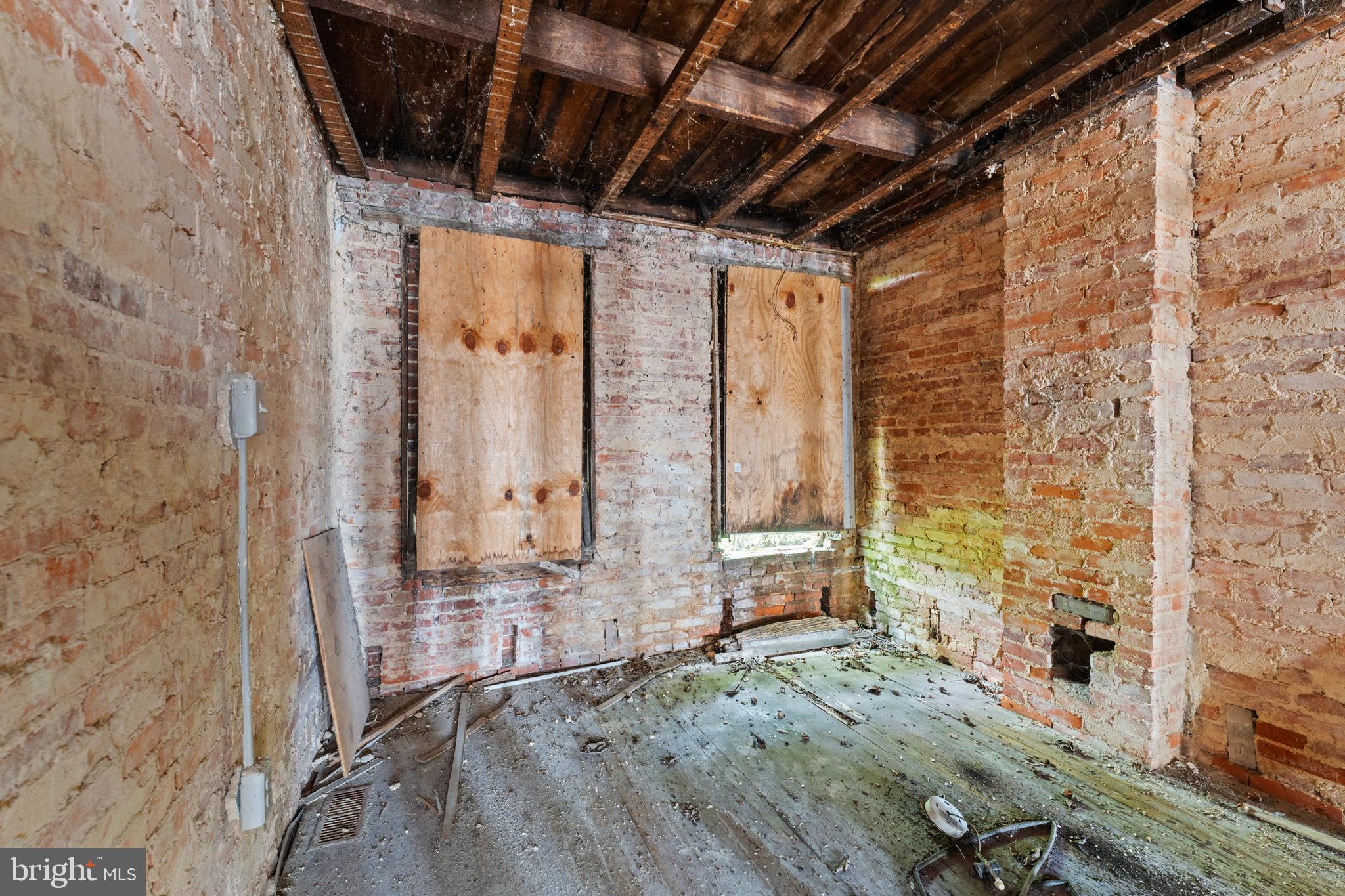 809 Appleton Street Baltimore, MD 21217 - Photo 15 of 16