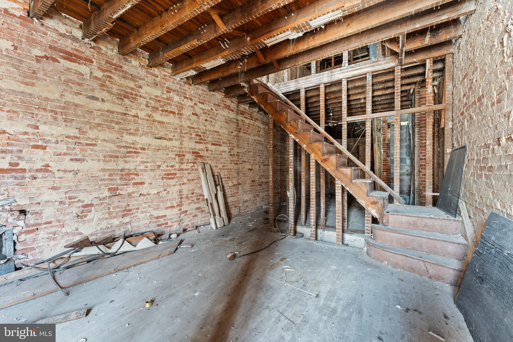 809 Appleton Street Baltimore, MD 21217 - Photo 2 of 16 a view of entryway