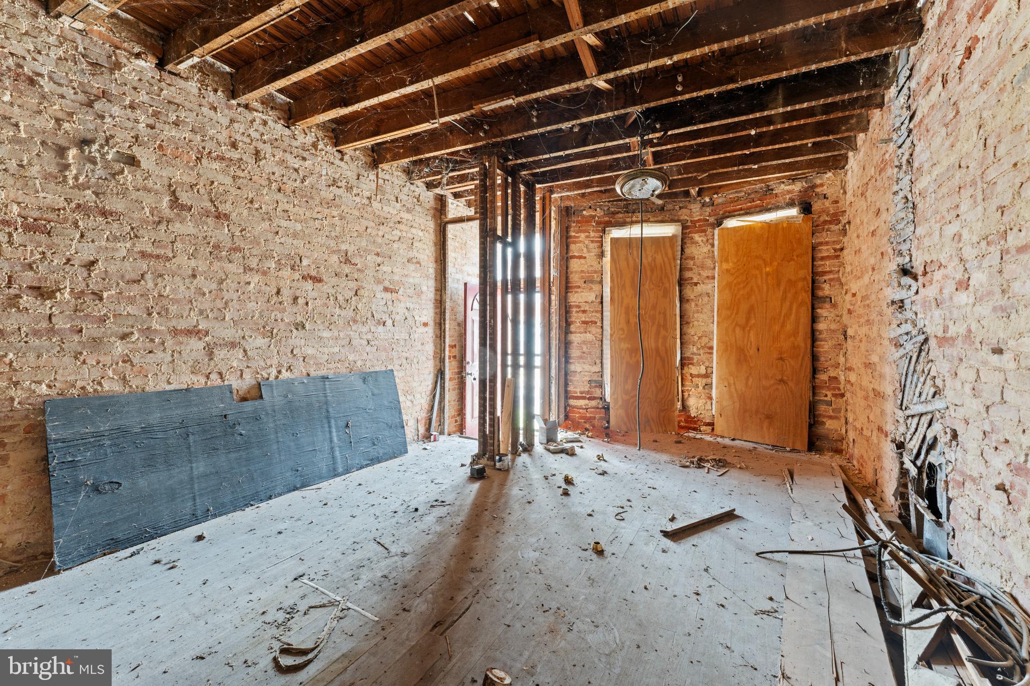 809 Appleton Street Baltimore, MD 21217 - Photo 4 of 16 a view of outdoor space