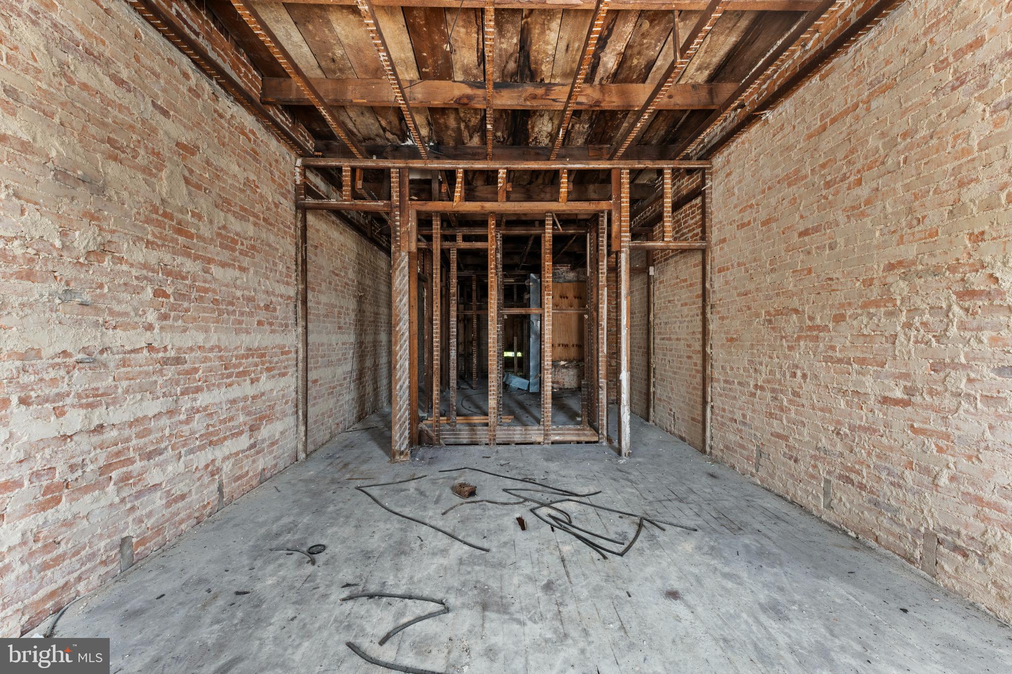 809 Appleton Street Baltimore, MD 21217 - Photo 10 of 16