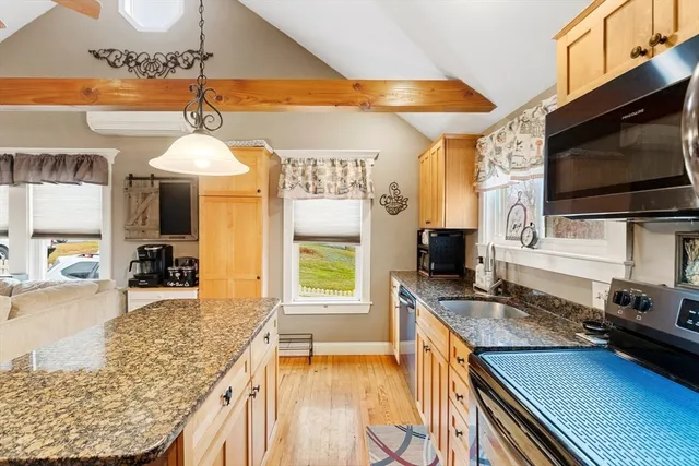 $519,000 | 14 2nd Street, Amesbury, MA 01913