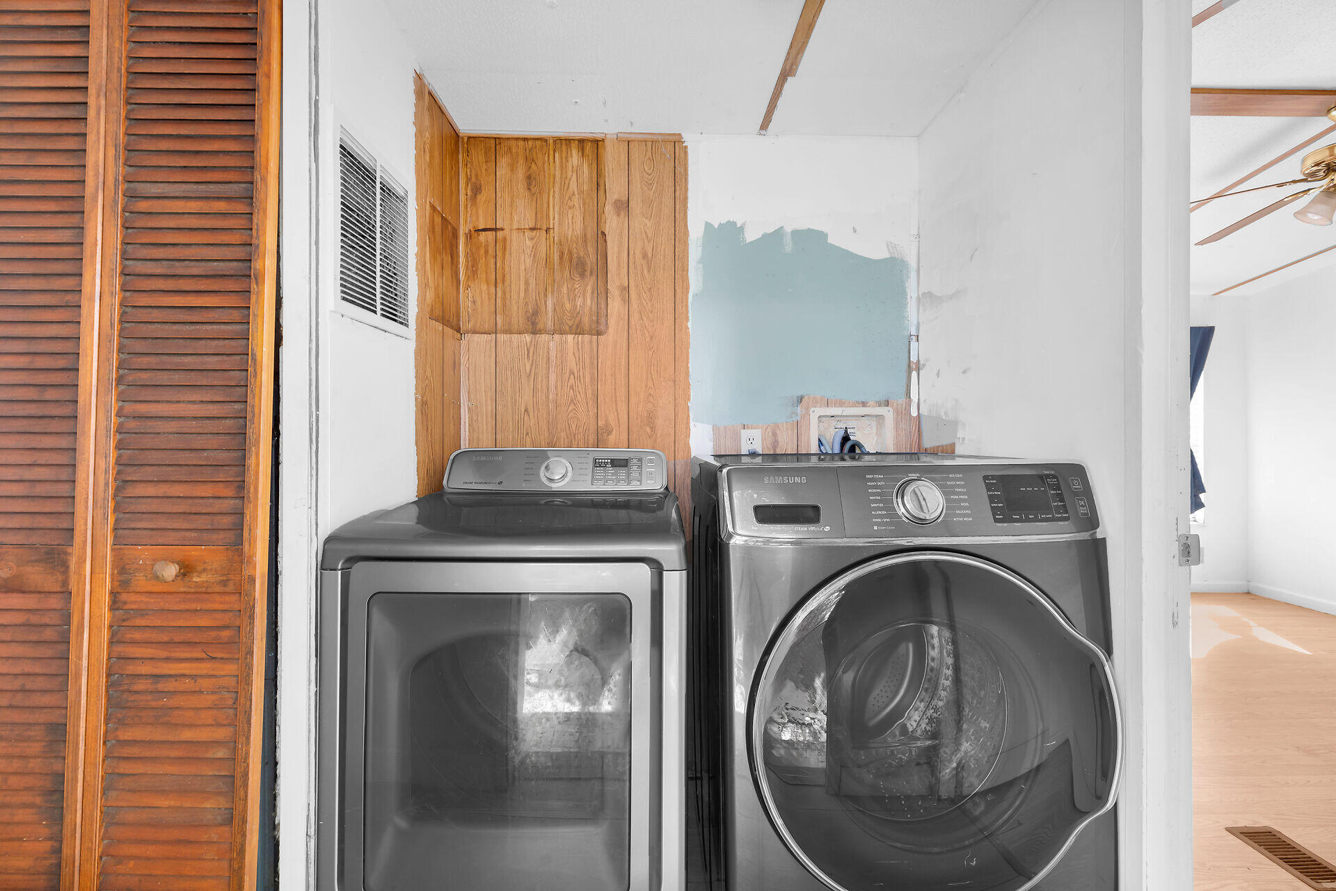 802 Largo Road Key Largo, FL 33037 - Photo 15 of 28 Laundry Room