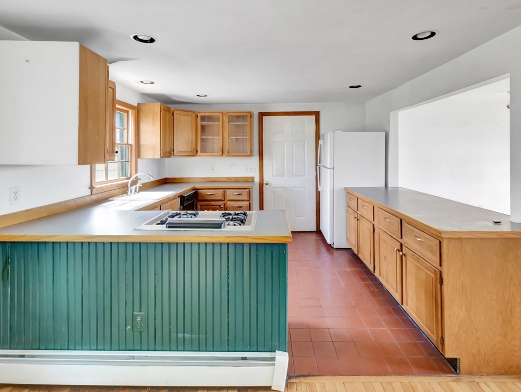 274 Newport Road Hull, MA 02045 - Photo 12 of 42