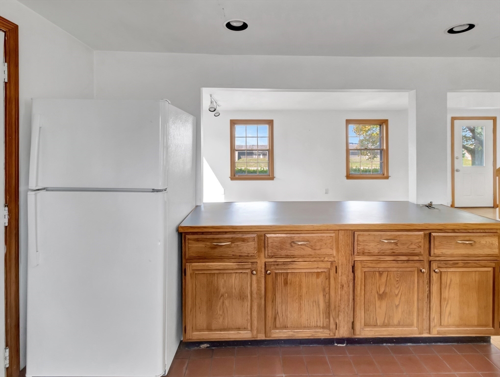 274 Newport Road Hull, MA 02045 - Photo 15 of 42