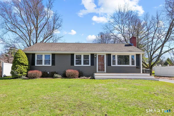 $339,900 | 7 Farmstead Lane, Ellington, CT 06029