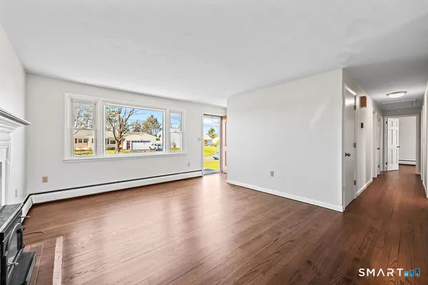 $339,900 | 7 Farmstead Lane, Ellington, CT 06029