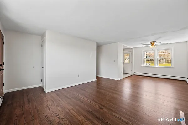 $339,900 | 7 Farmstead Lane, Ellington, CT 06029