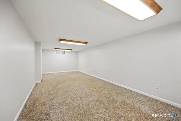 $339,900 | 7 Farmstead Lane, Ellington, CT 06029