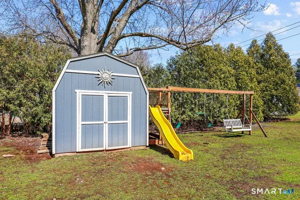 $339,900 | 7 Farmstead Lane, Ellington, CT 06029