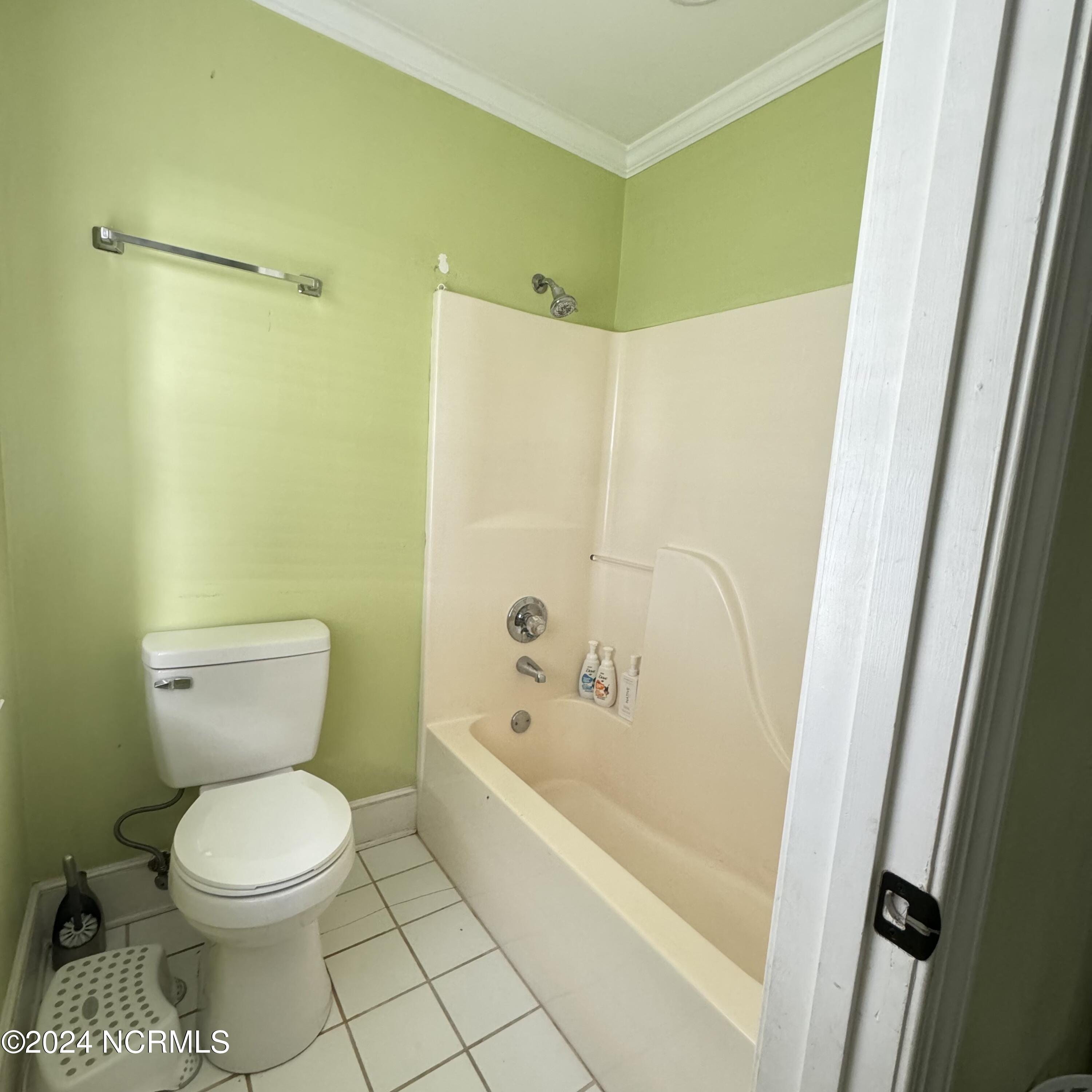 125 Saddle Ridge Road Kinston, NC 28501 - Photo 33 of 36 Hallway Bathroom