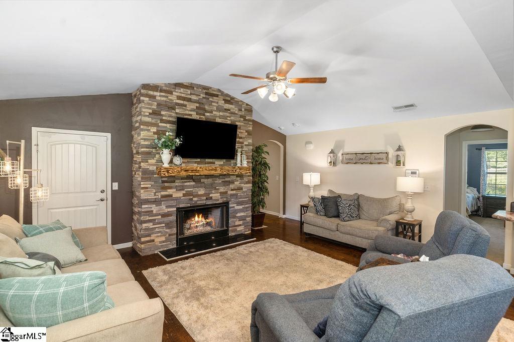 601 Wofford Road Woodruff, SC 29388 - Photo 7 of 35