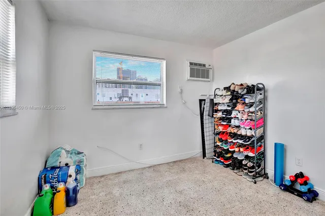 $2,200 | 458 Southwest 9th Street, Unit 8, Miami, FL 33130