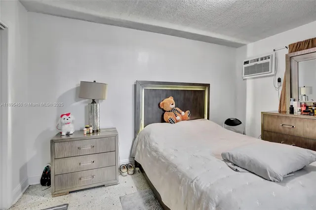 $2,200 | 458 Southwest 9th Street, Unit 8, Miami, FL 33130