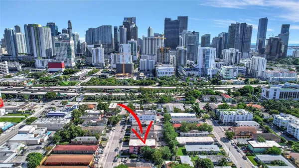 $2,100 | 458 Southwest 9th Street, Unit 8, Miami, FL 33130