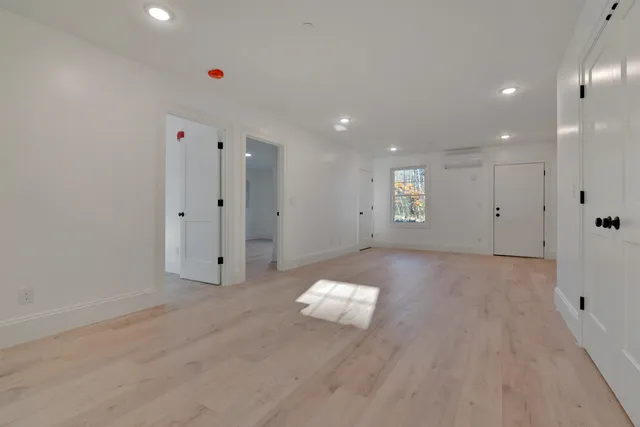 $279,000 | 2 Cape Coral Way, Unit B, Rochester, NH 03867