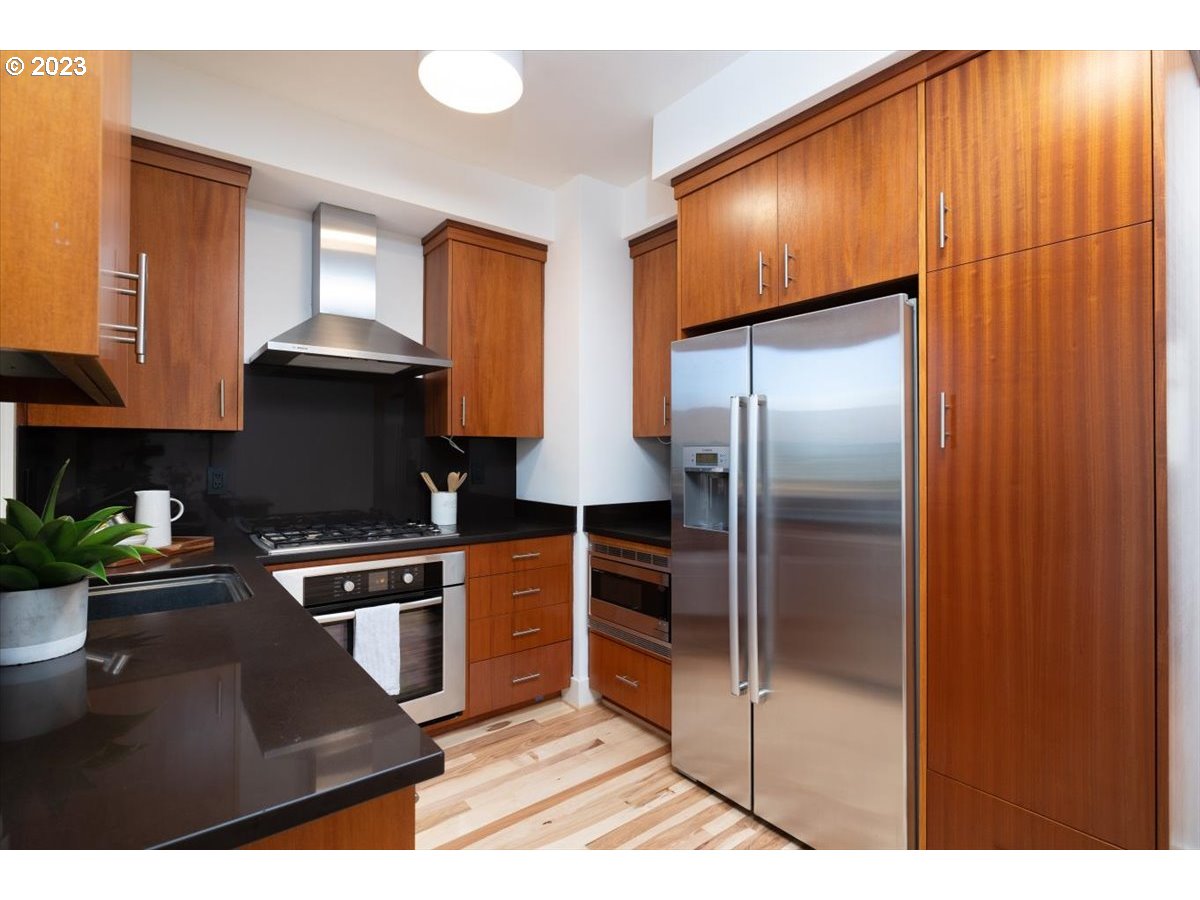 2416 Southwest Cedar Street, Unit D Portland, OR 97205 - Photo 11 of 32 Gallery Image 11