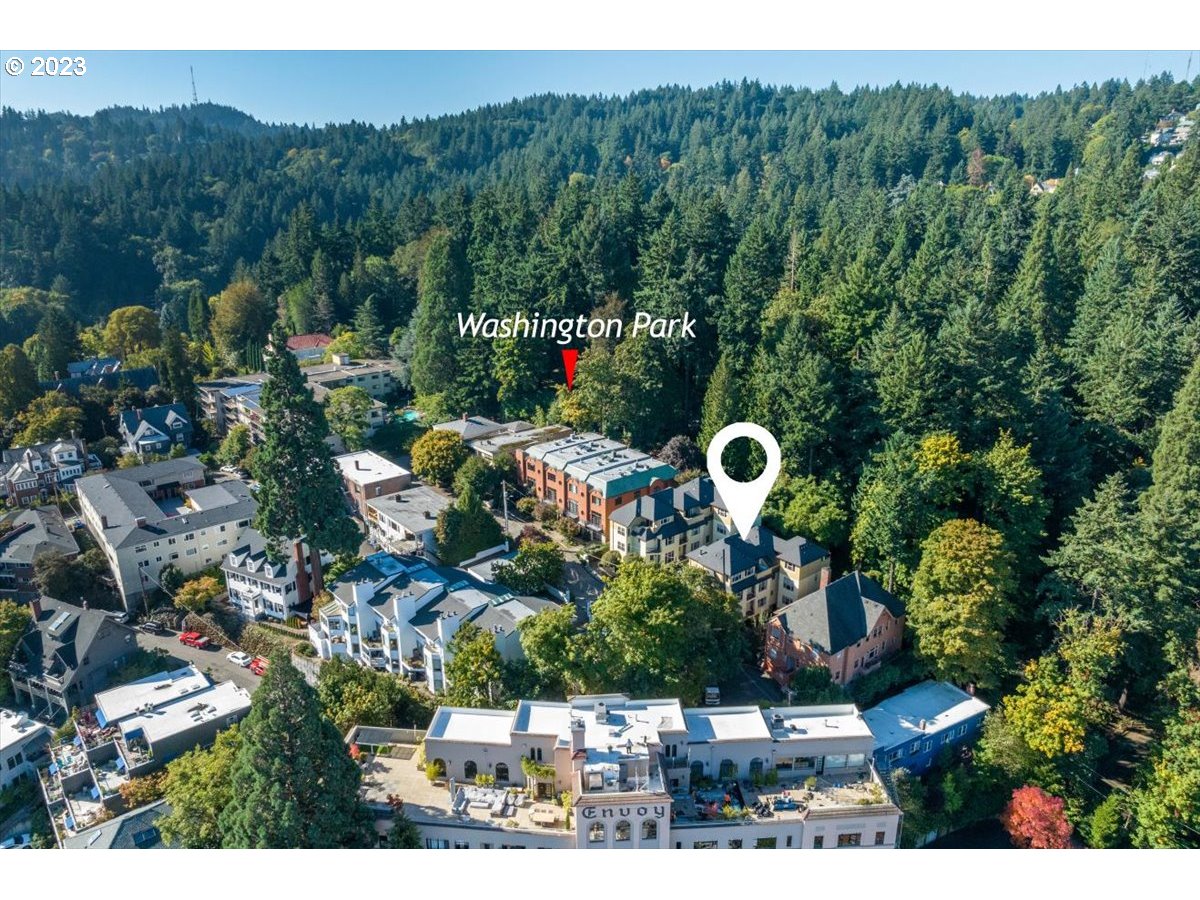 2416 Southwest Cedar Street, Unit D Portland, OR 97205 - Photo 27 of 32 Gallery Image 27