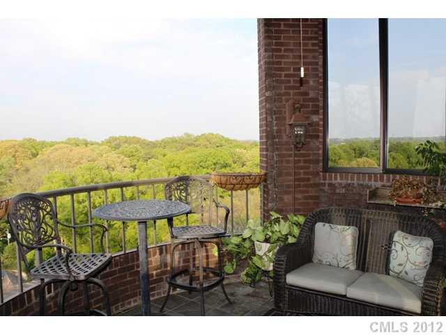 870 Cherokee Road, Unit J7 Charlotte, NC 28207 - Photo 15 of 16 Gallery Image 15