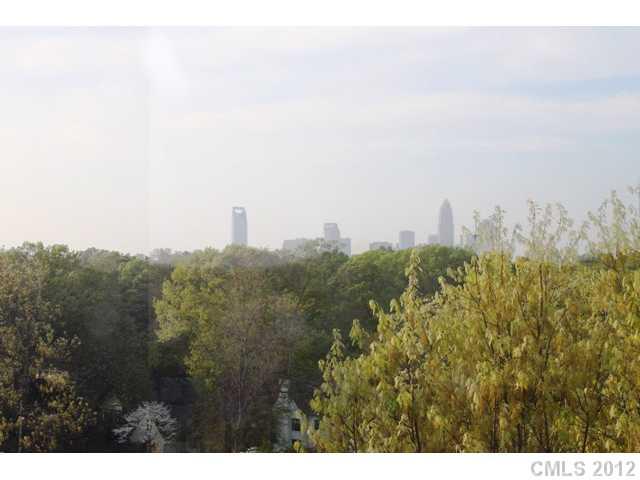 870 Cherokee Road, Unit J7 Charlotte, NC 28207 - Photo 16 of 16 Gallery Image 16