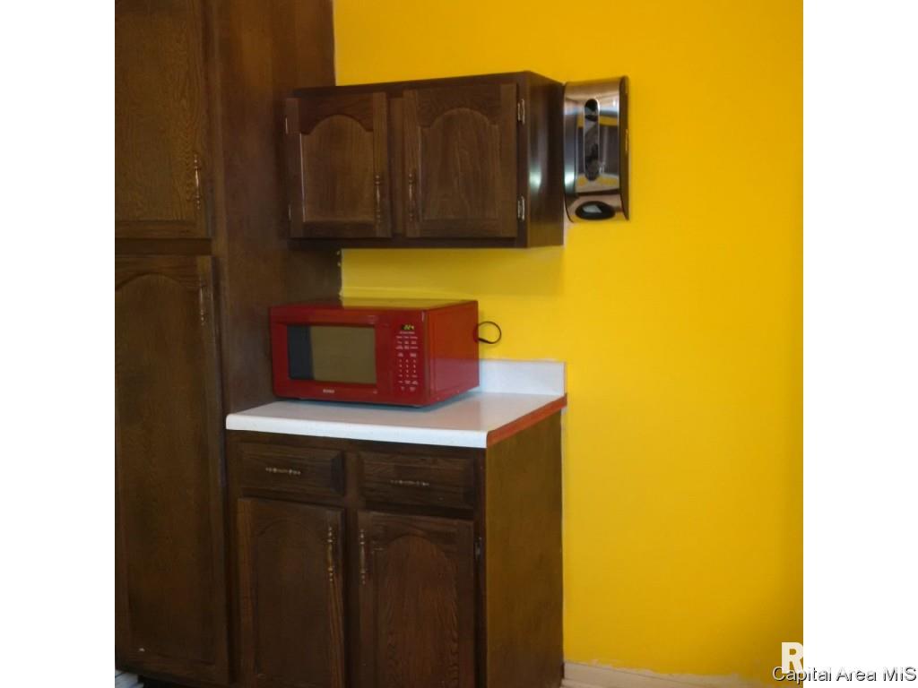 1900 5 Jeanette Lane Springfield, IL 62702 - Photo 5 of 12 Gallery Image 5