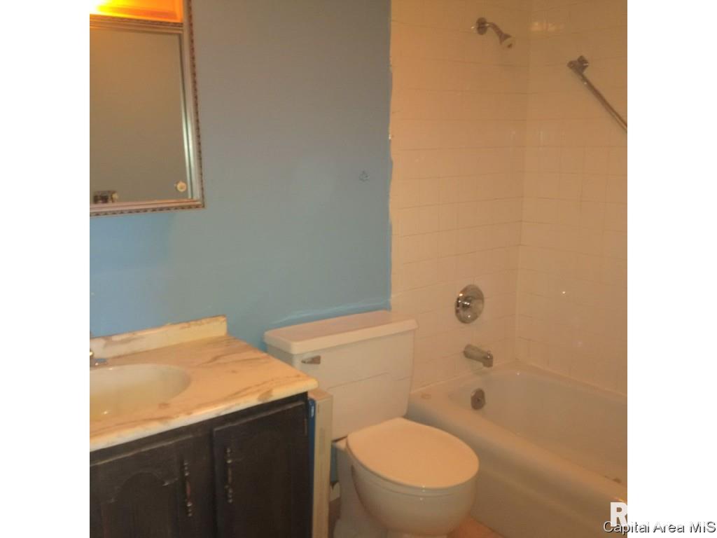 1900 5 Jeanette Lane Springfield, IL 62702 - Photo 7 of 12 Gallery Image 7