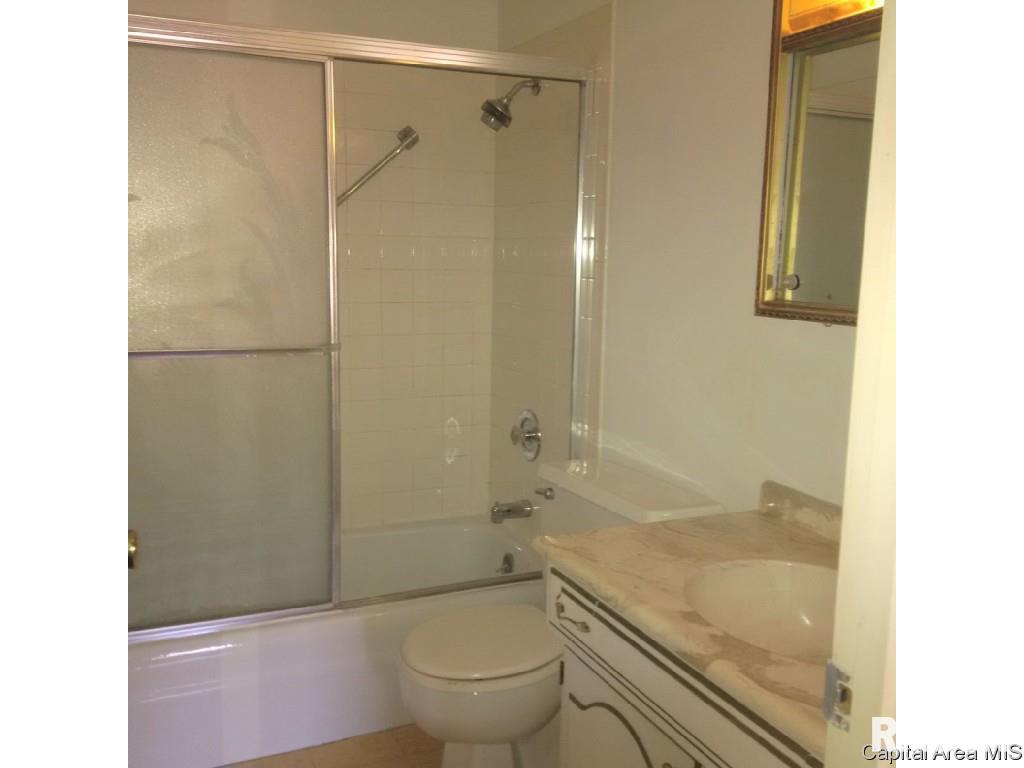 1900 5 Jeanette Lane Springfield, IL 62702 - Photo 10 of 12 Gallery Image 10
