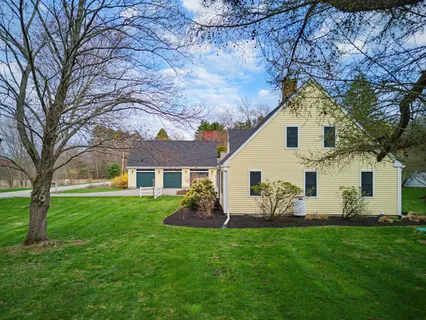 $699,000 | 6 Fifield Lane, Unit A, Stratham, NH 03885