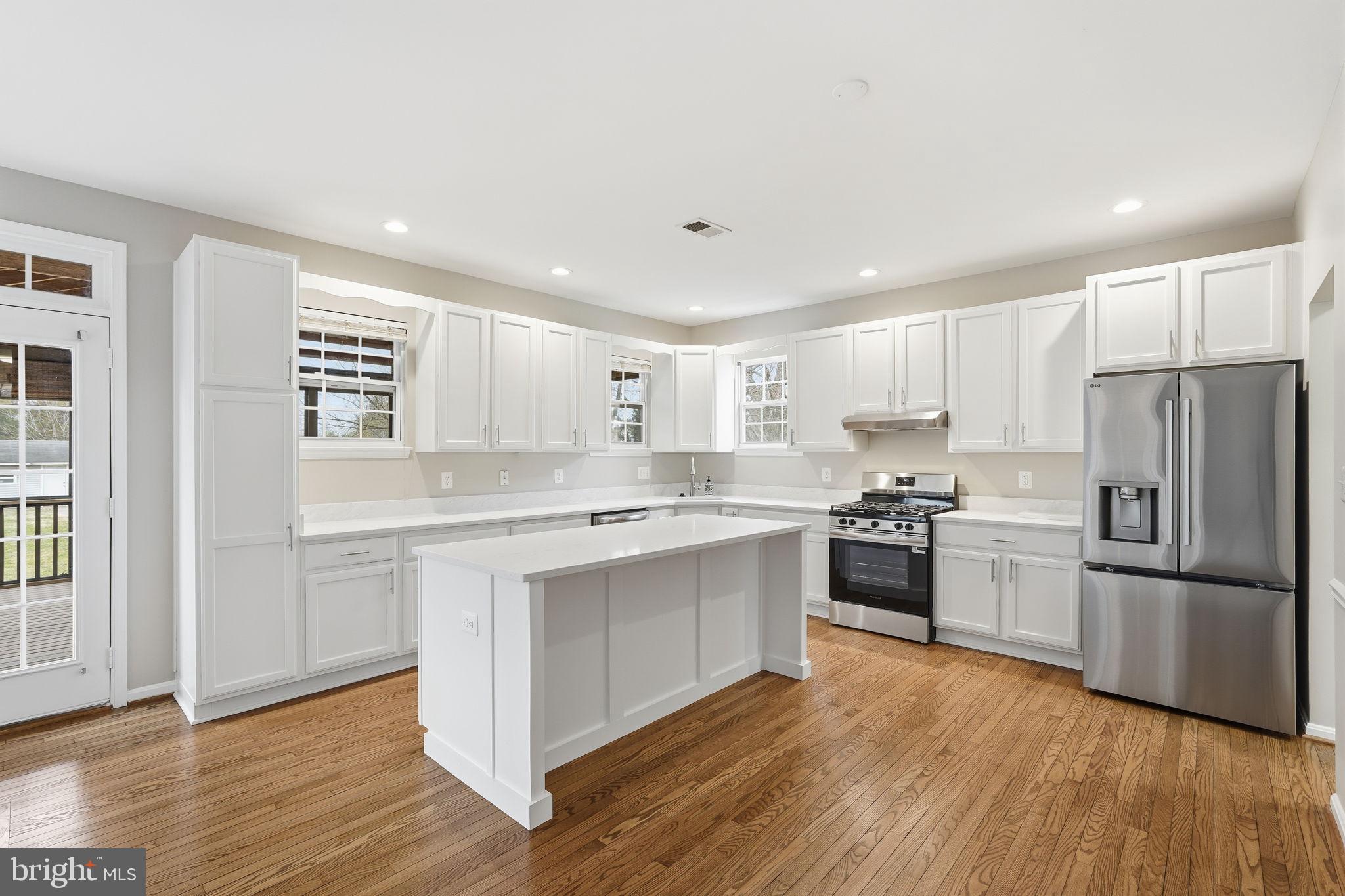 8310 Rolling Road Manassas, VA 20110 - Photo 18 of 58 Kitchen with brand new SS kitchen appliances