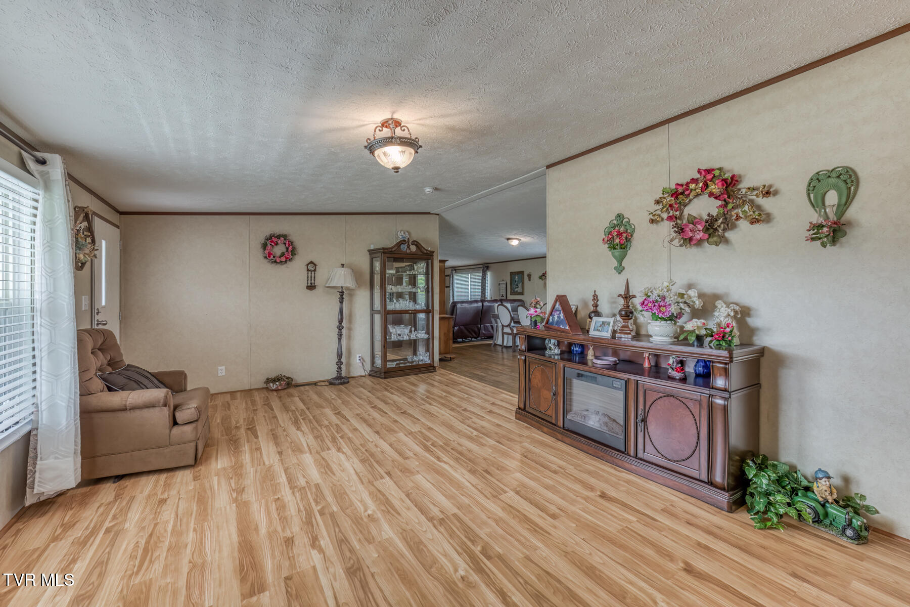 2069 Devault Bridge Road Piney Flats, TN 37686 - Photo 6 of 36 2069 Devault Bridge Rd-6