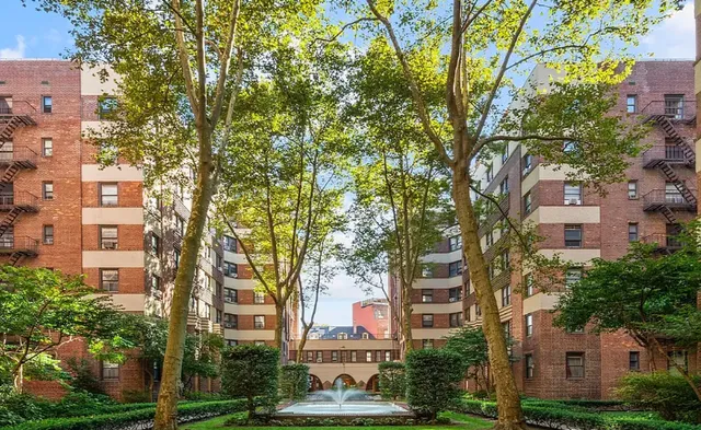 $875,000 | 504 Grand Street, Unit F23 | Lower East Side