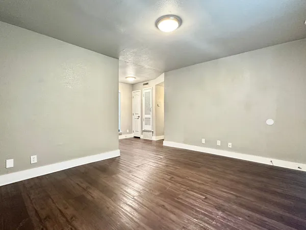 $949 | 4316 Bull Creek Road, Unit 107, Austin, TX 78731