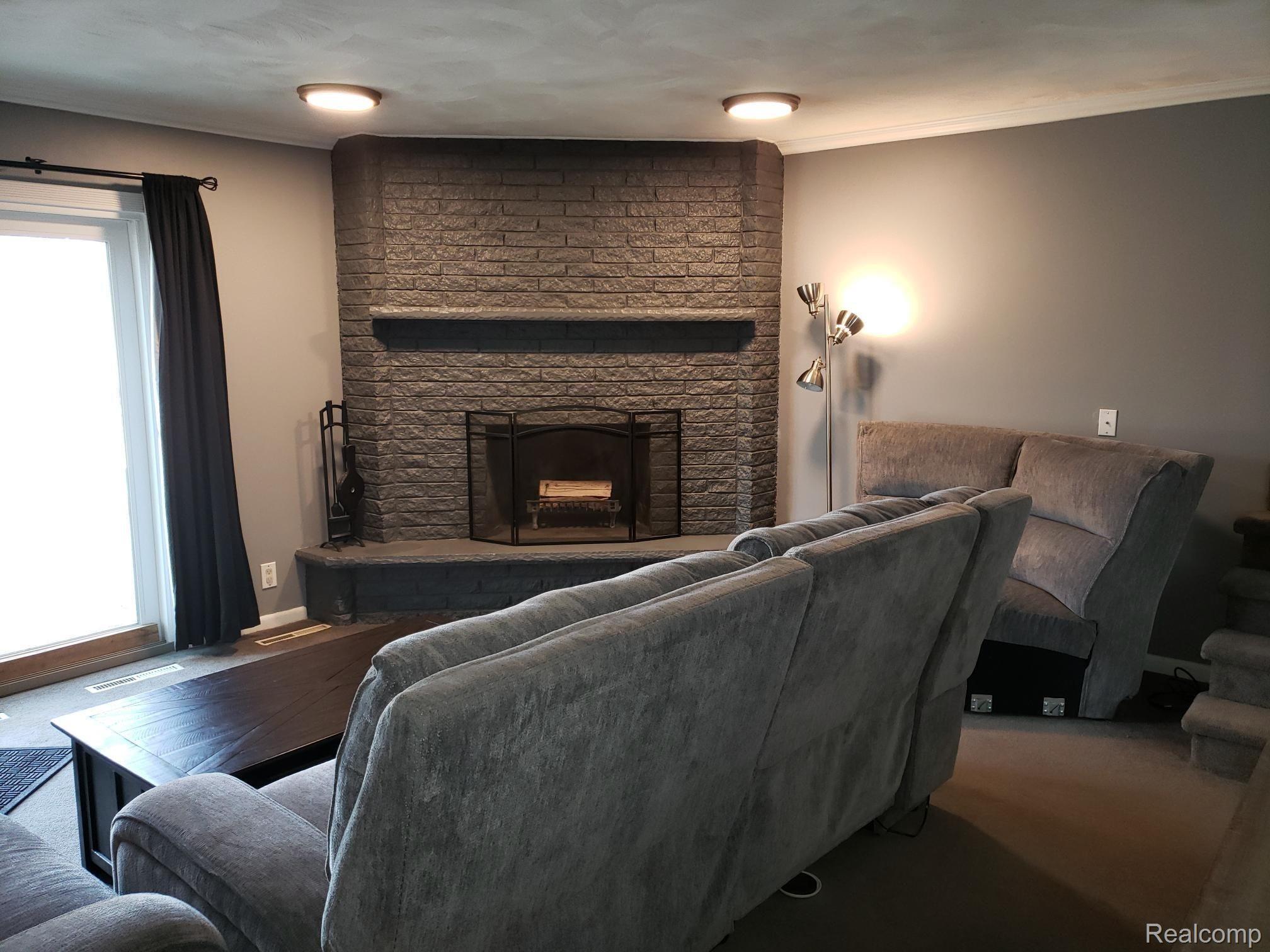4380 Highfield Road Waterford, MI 48329 - Photo 5 of 21 3.jpg