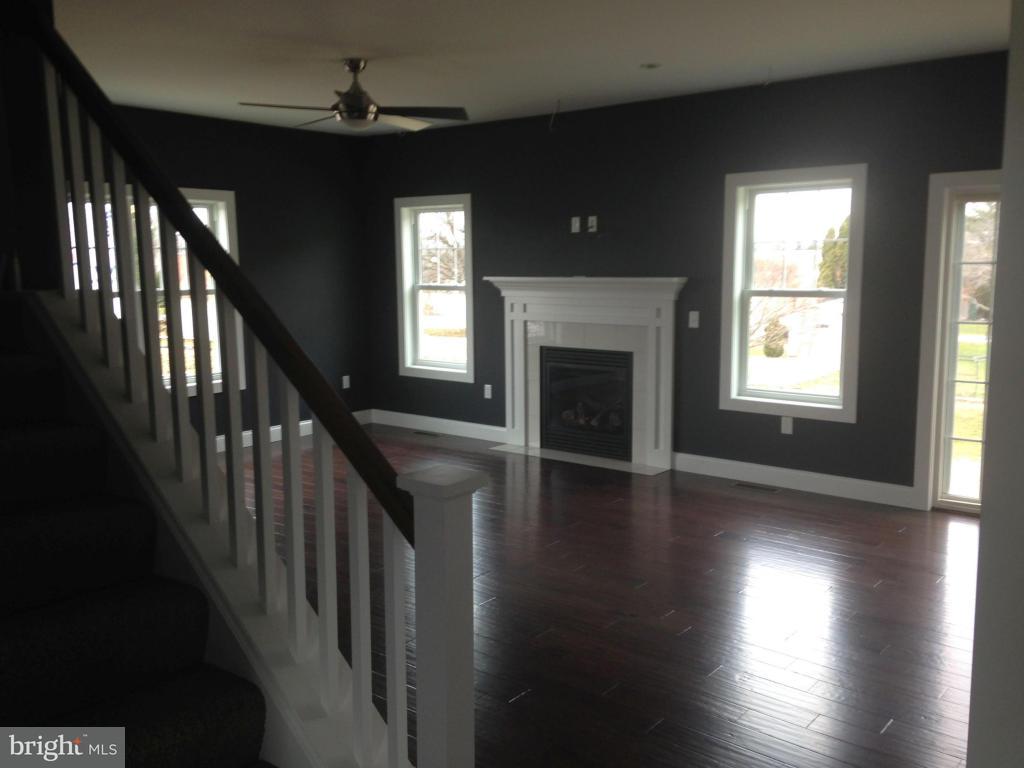 299 Browning Road Lancaster, PA 17602 - Photo 5 of 7 Gallery Image 5