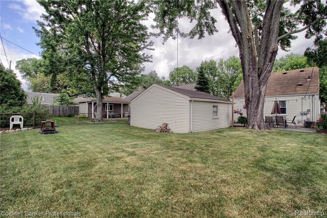 1461 Oakley Road Clawson, MI 48017 - Photo 30 of 32 a (31).jpg