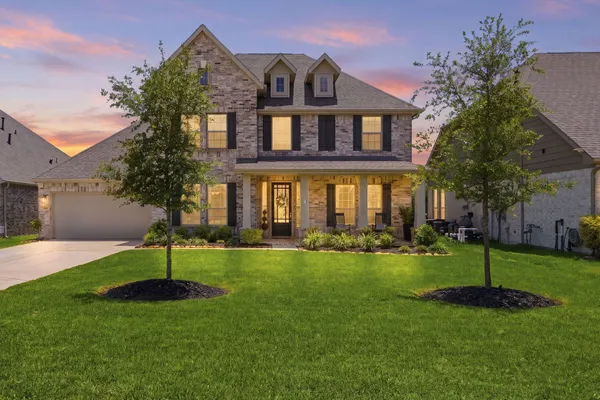 $530,000 | 208 Peninsula Point Drive, Montgomery, TX 77356