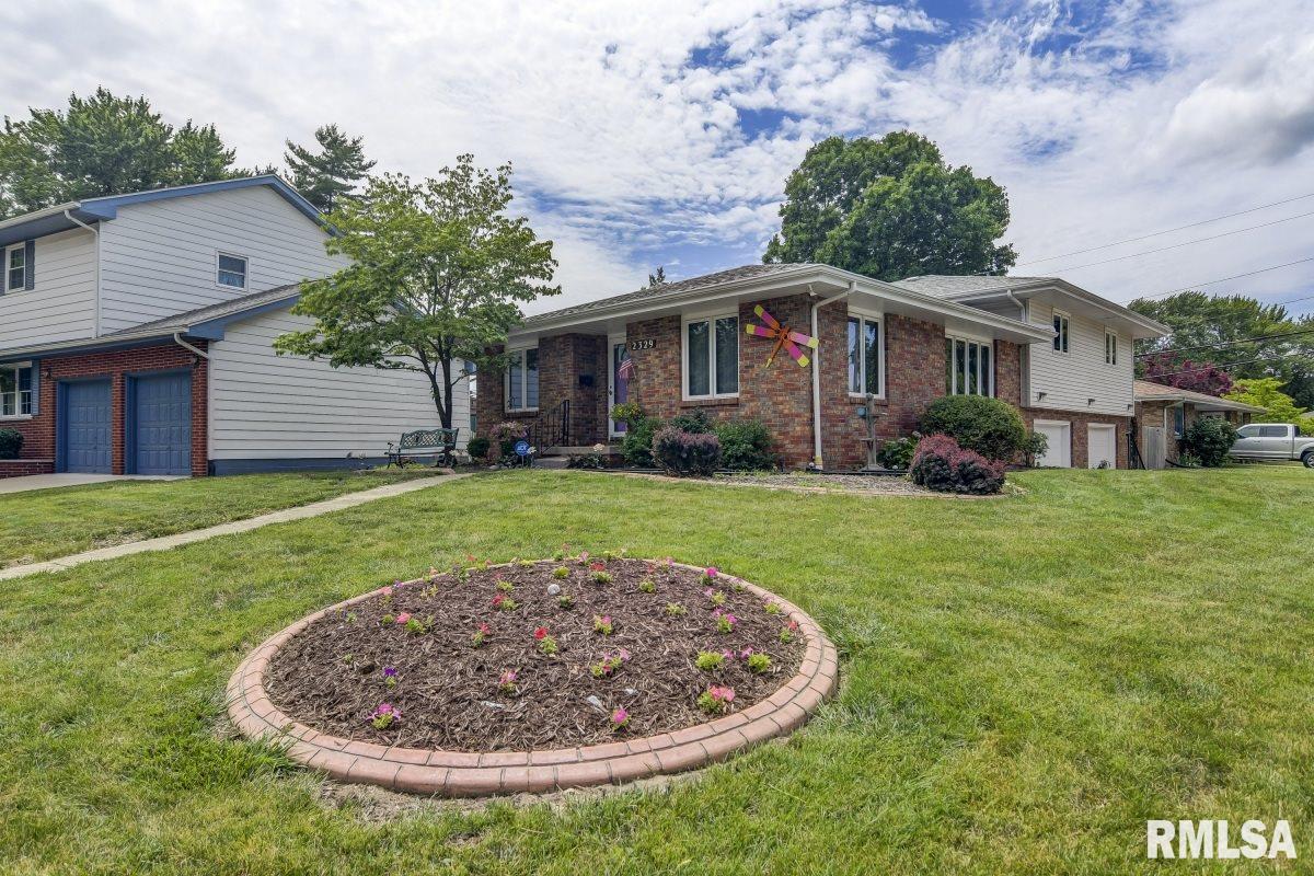 2329 Arrowhead Drive Springfield, IL 62702 - Photo 1 of 37