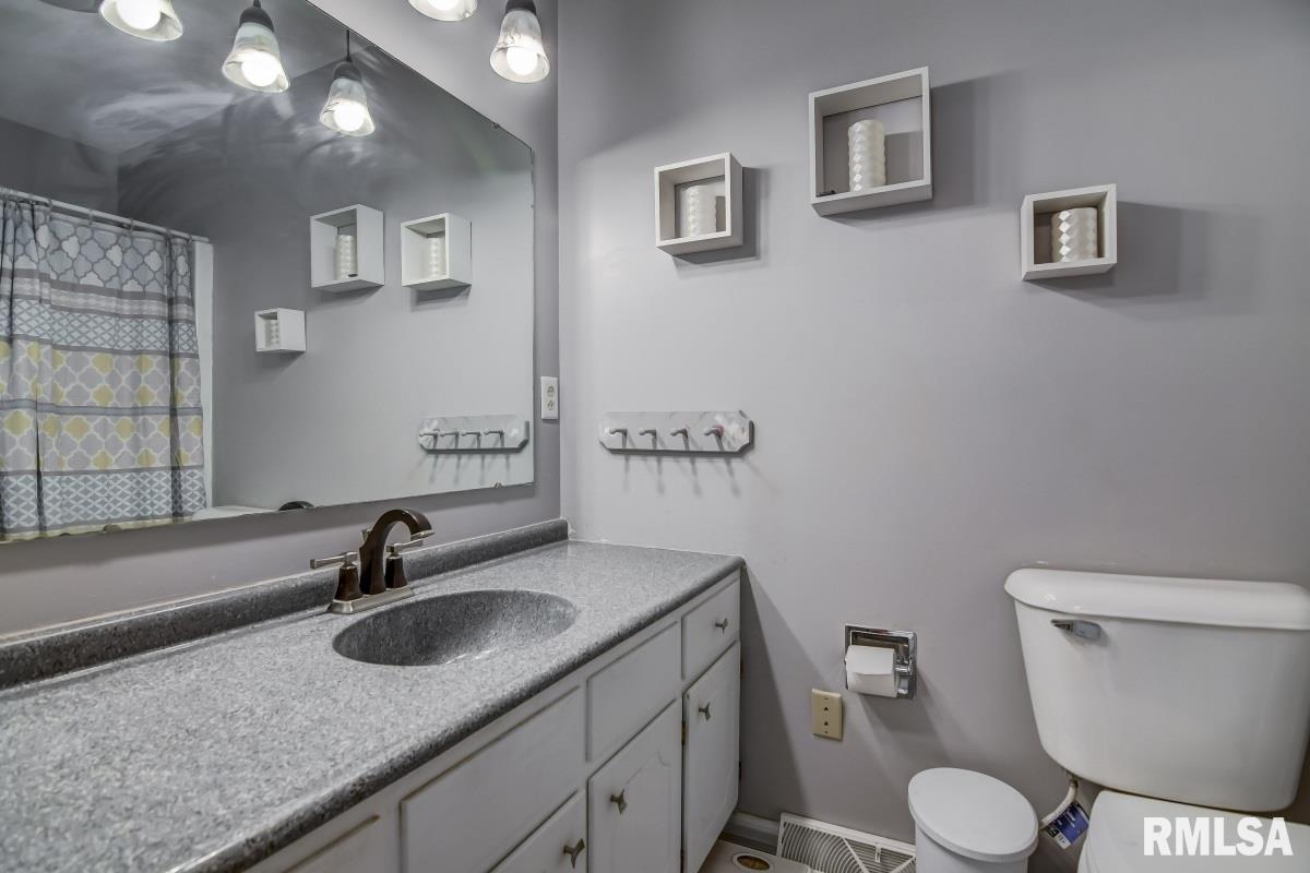 2329 Arrowhead Drive Springfield, IL 62702 - Photo 26 of 37