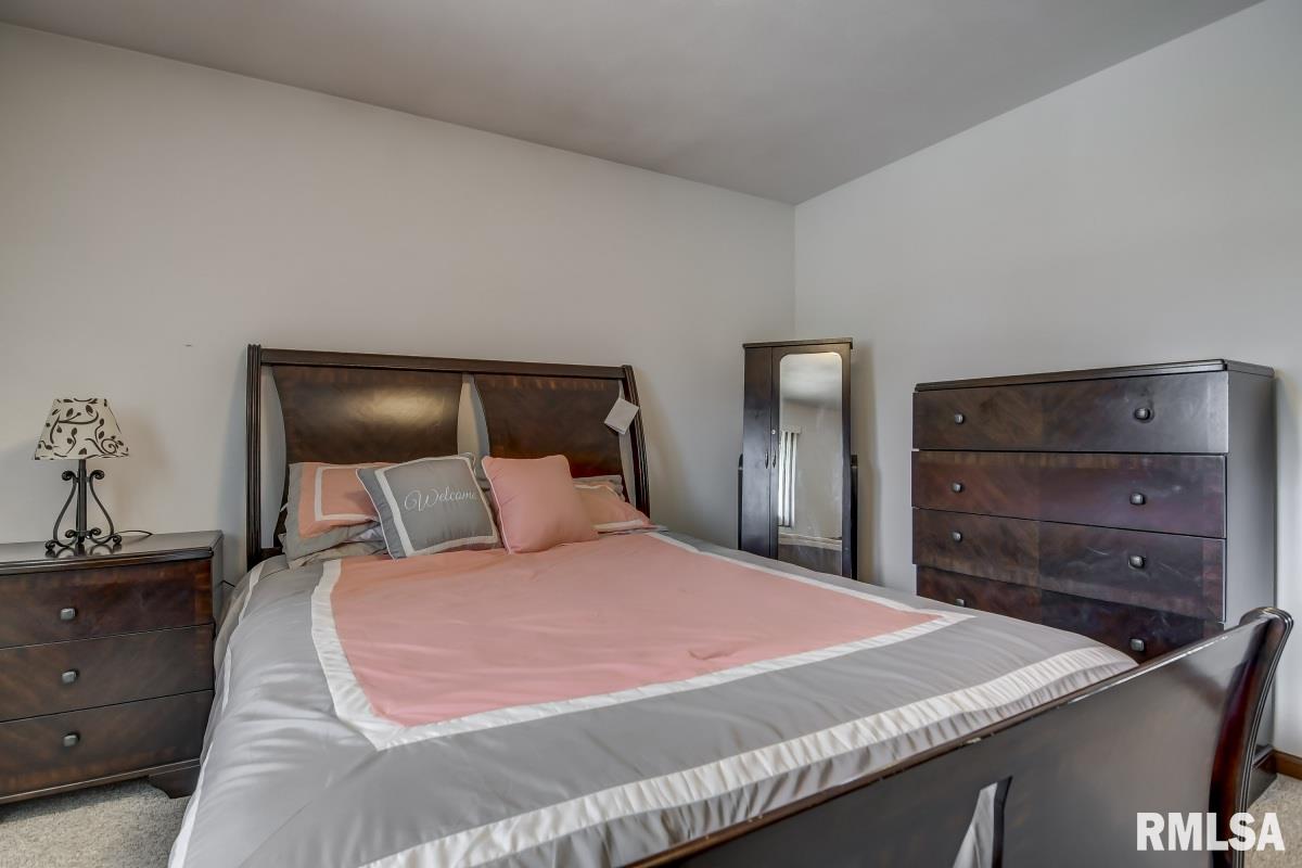 2329 Arrowhead Drive Springfield, IL 62702 - Photo 32 of 37