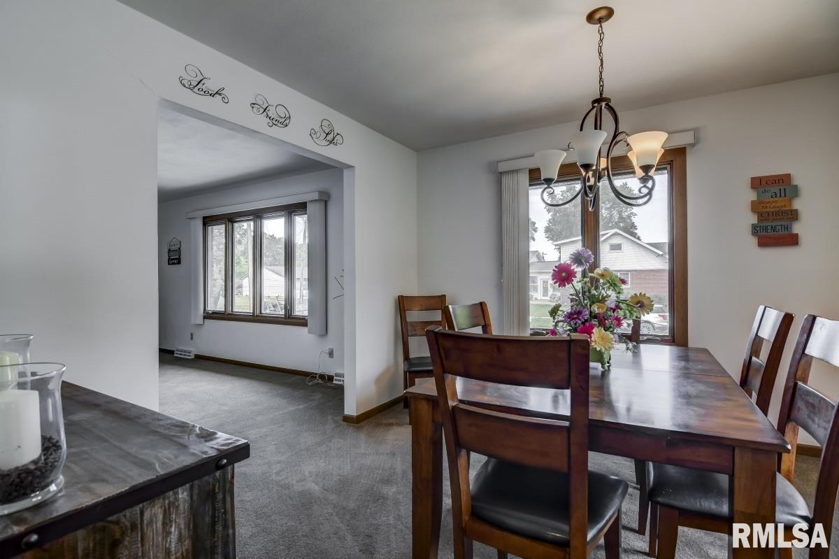 2329 Arrowhead Drive Springfield, IL 62702 - Photo 8 of 37