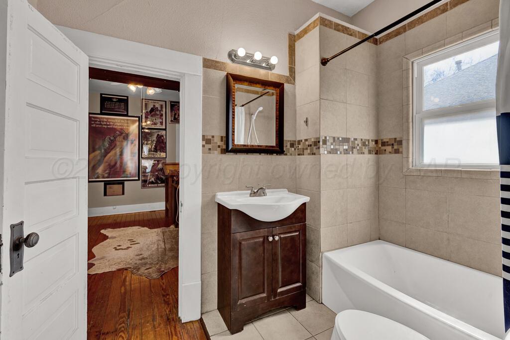 1609 South Jackson Street Amarillo, TX 79102 - Photo 14 of 21 bathroom 1
