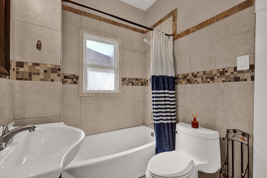1609 South Jackson Street Amarillo, TX 79102 - Photo 15 of 21 bathroom 2