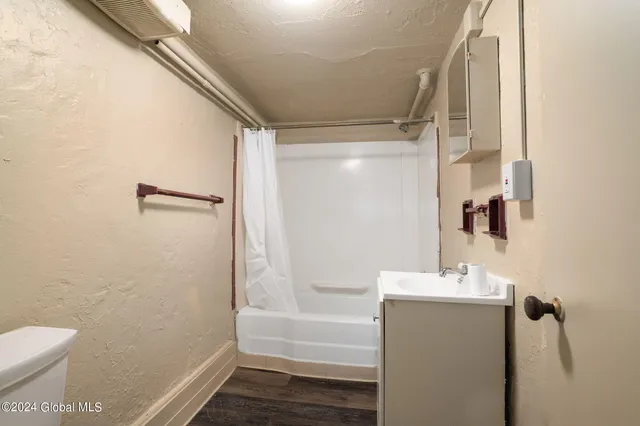 $975 | 357 Washington Avenue, Unit BSMT, Albany, NY 12206