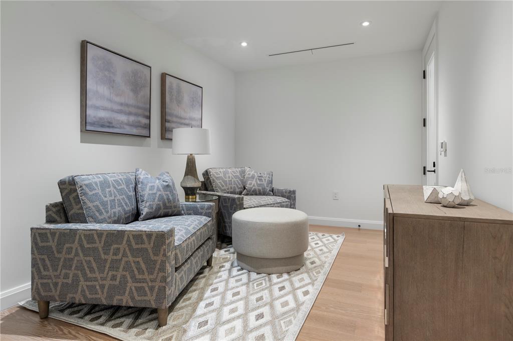 10160 Autumn Mist Lane, Unit 302 Orlando, FL 32836 - Photo 22 of 46 a living room with furniture and a couch