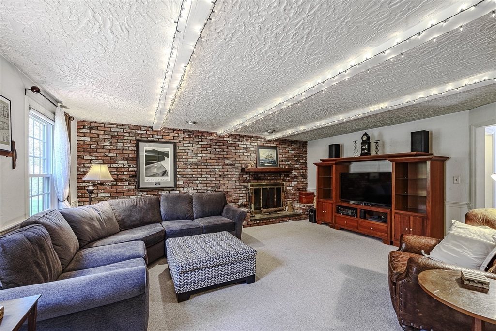 23 Willow Ridge Road North Andover, MA 01845 - Photo 13 of 41 Gallery Image 13