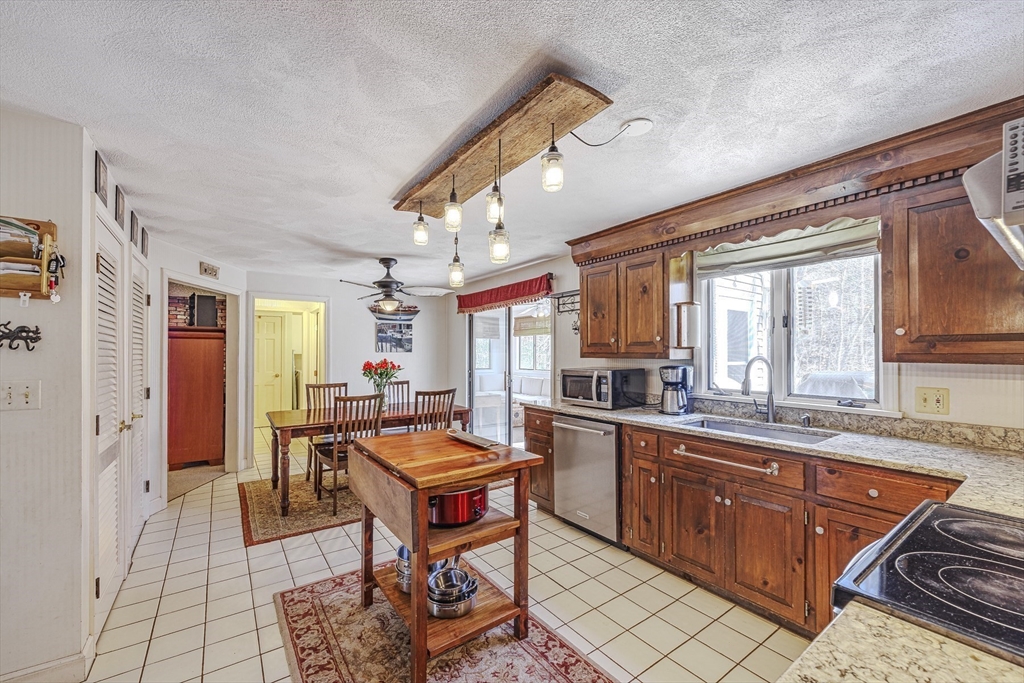 23 Willow Ridge Road North Andover, MA 01845 - Photo 10 of 41 Gallery Image 10