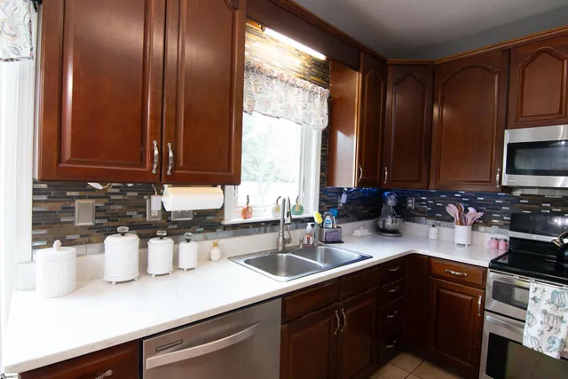 $354,900 | 506 Laurens Drive, Anderson, SC 29621